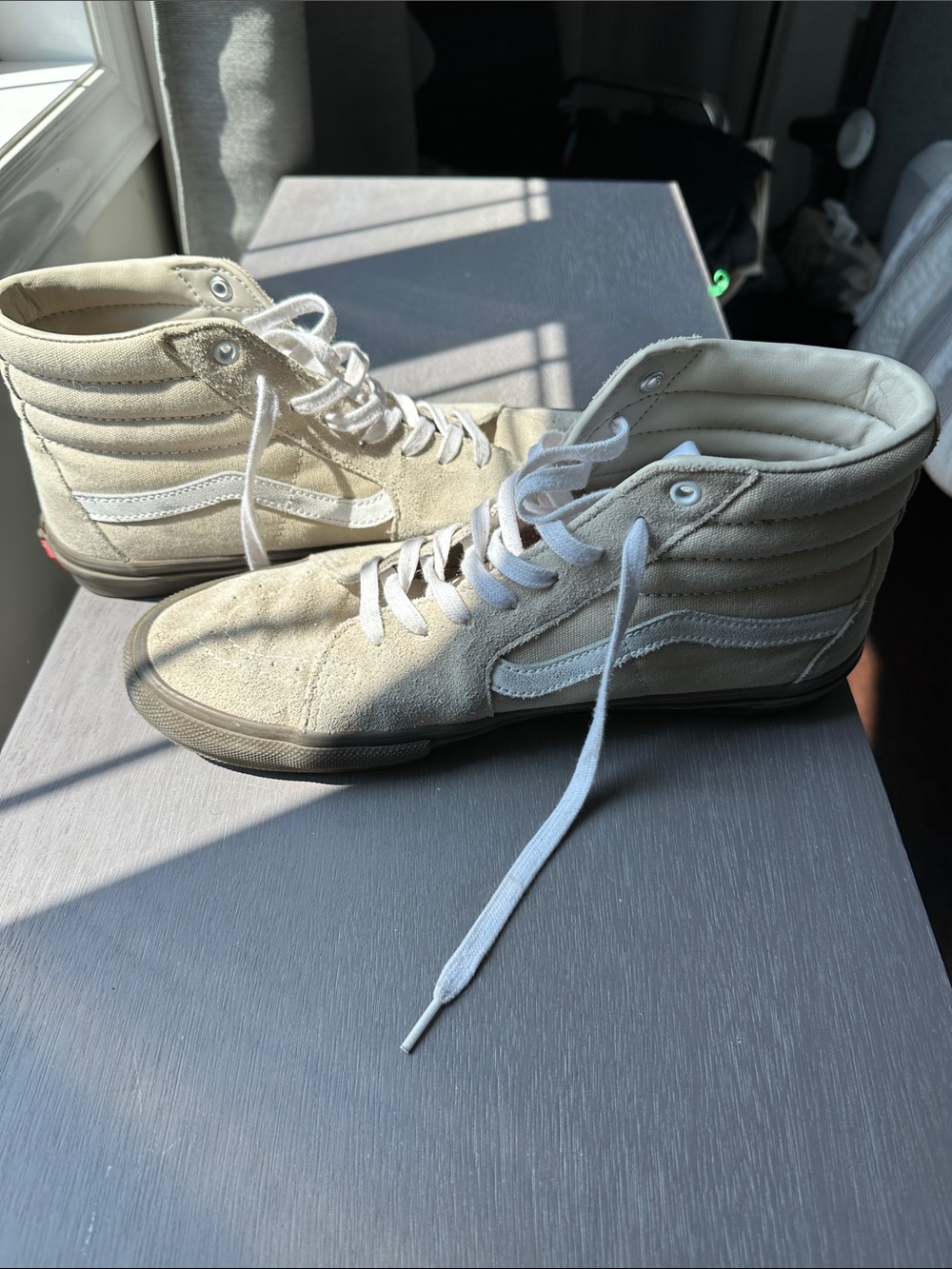 Vans Sk8-Hi Sneakers - Beige & White